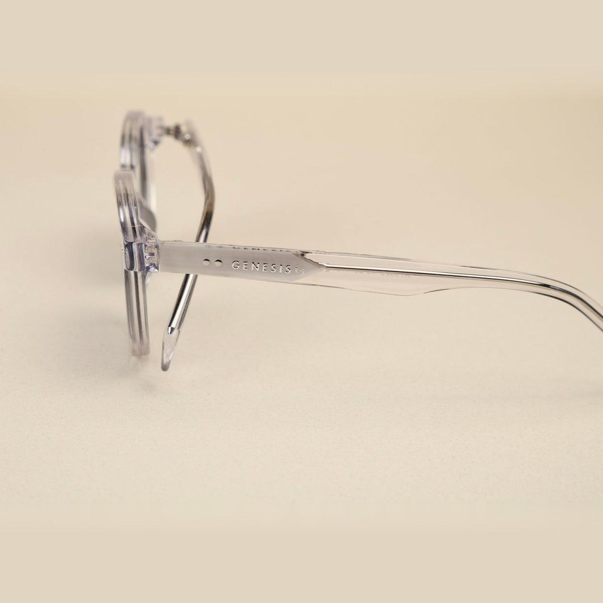 GENESIS XR5 Unisex Sunglasses Clarity Meets Character